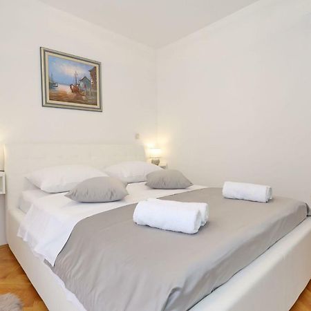 زادار Neva Modern Apartment المظهر الخارجي الصورة