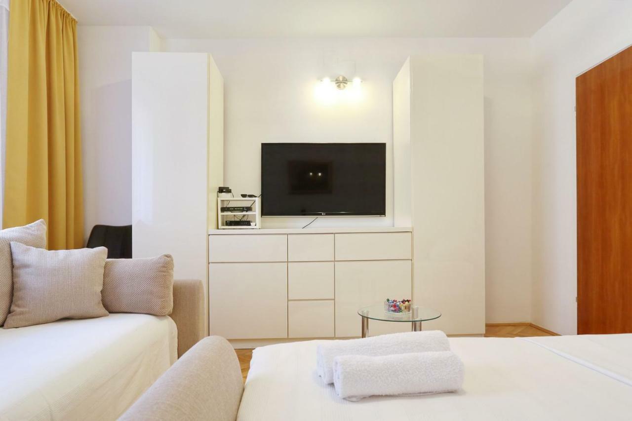 زادار Neva Modern Apartment المظهر الخارجي الصورة