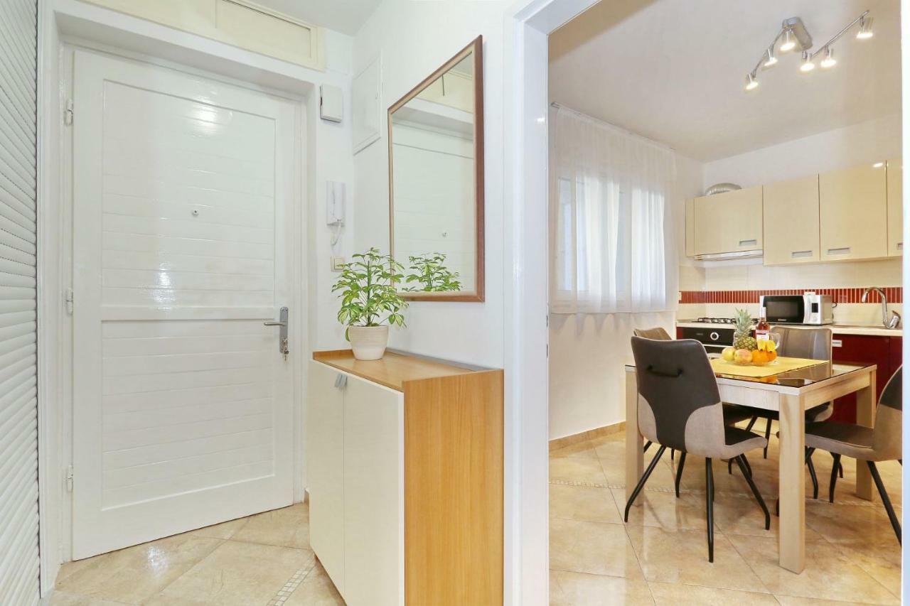 زادار Neva Modern Apartment المظهر الخارجي الصورة