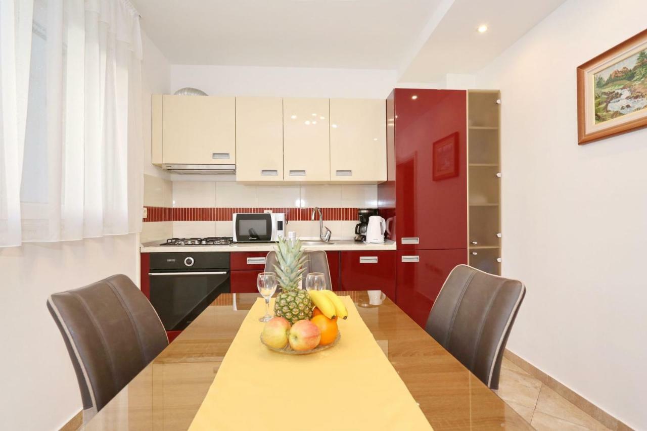 زادار Neva Modern Apartment المظهر الخارجي الصورة