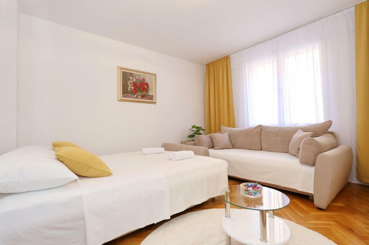 زادار Neva Modern Apartment المظهر الخارجي الصورة